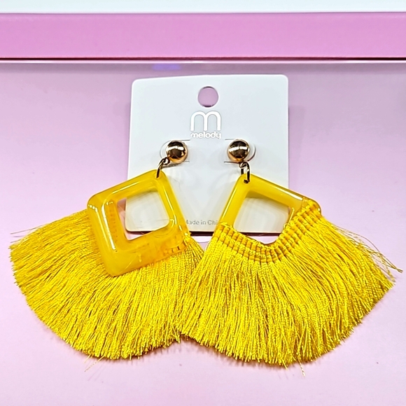 Yellow earrings - Picture 1 of 2